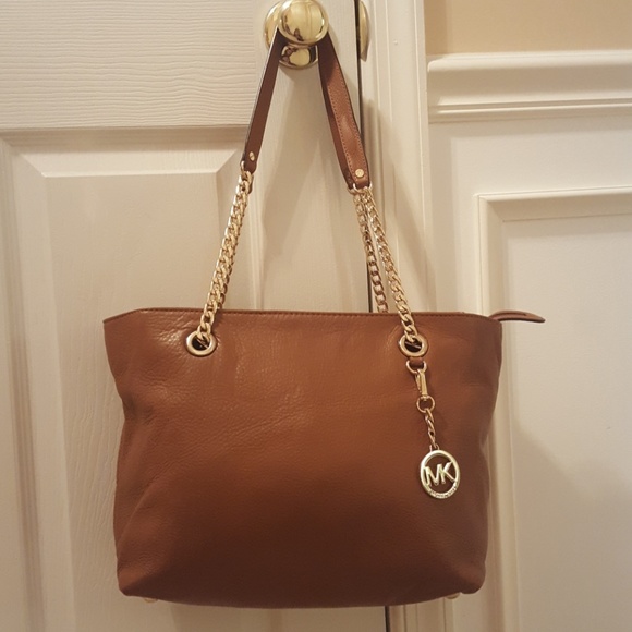 MICHAEL Michael Kors Handbags - 🌻SOLD🌻EUC Michael by Michael Kors shoulder bag